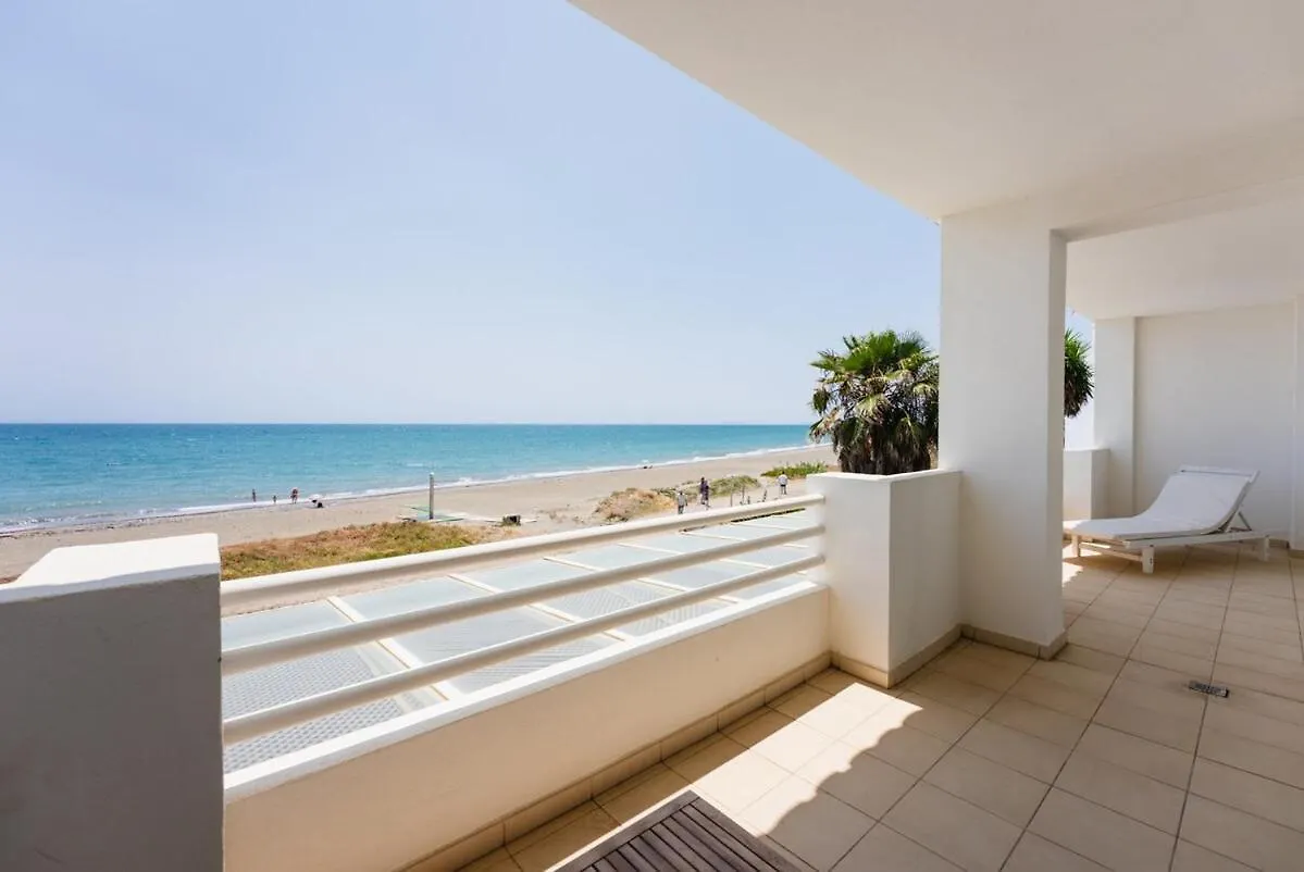 Ocean Front Villa With Private Pool エステポナ スペイン
